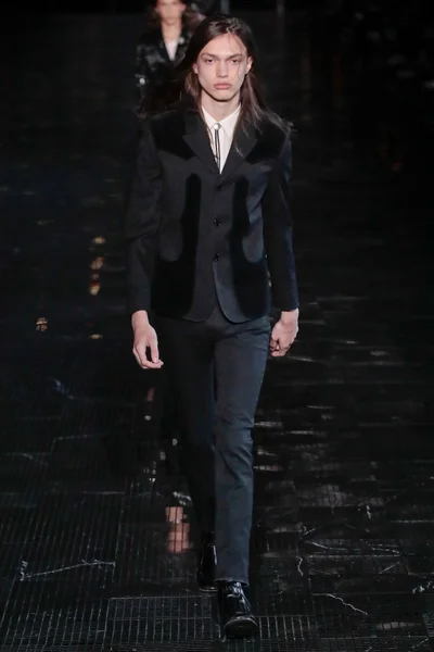 Look 49